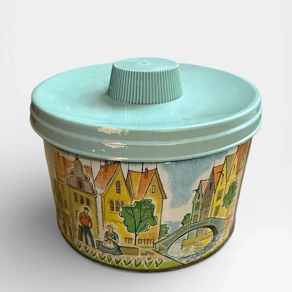 Vintage Mrs. Leland's Old Fashioned Golden Butter Bits Candy Tin - 1958/1961